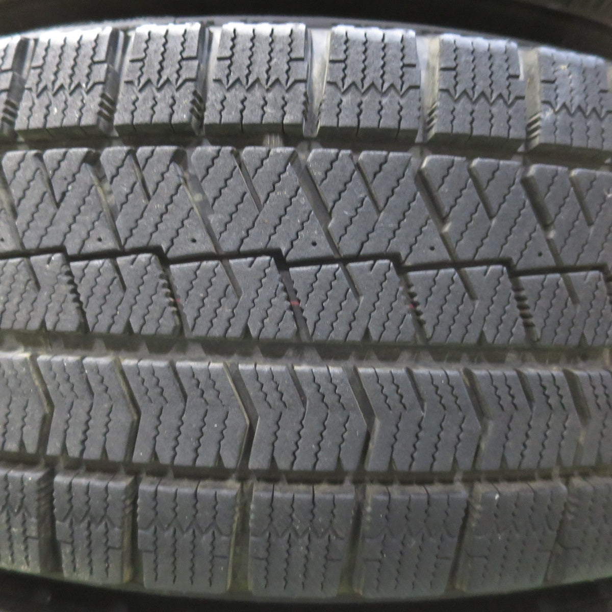 バリ溝！キレイ！9分◎スタッドレス 215/65R16 ブリヂストン ブリザック VRX2 ECO FORME CRS161 エコフォルム 16インチ PCD114.3/5H◎6072002イス