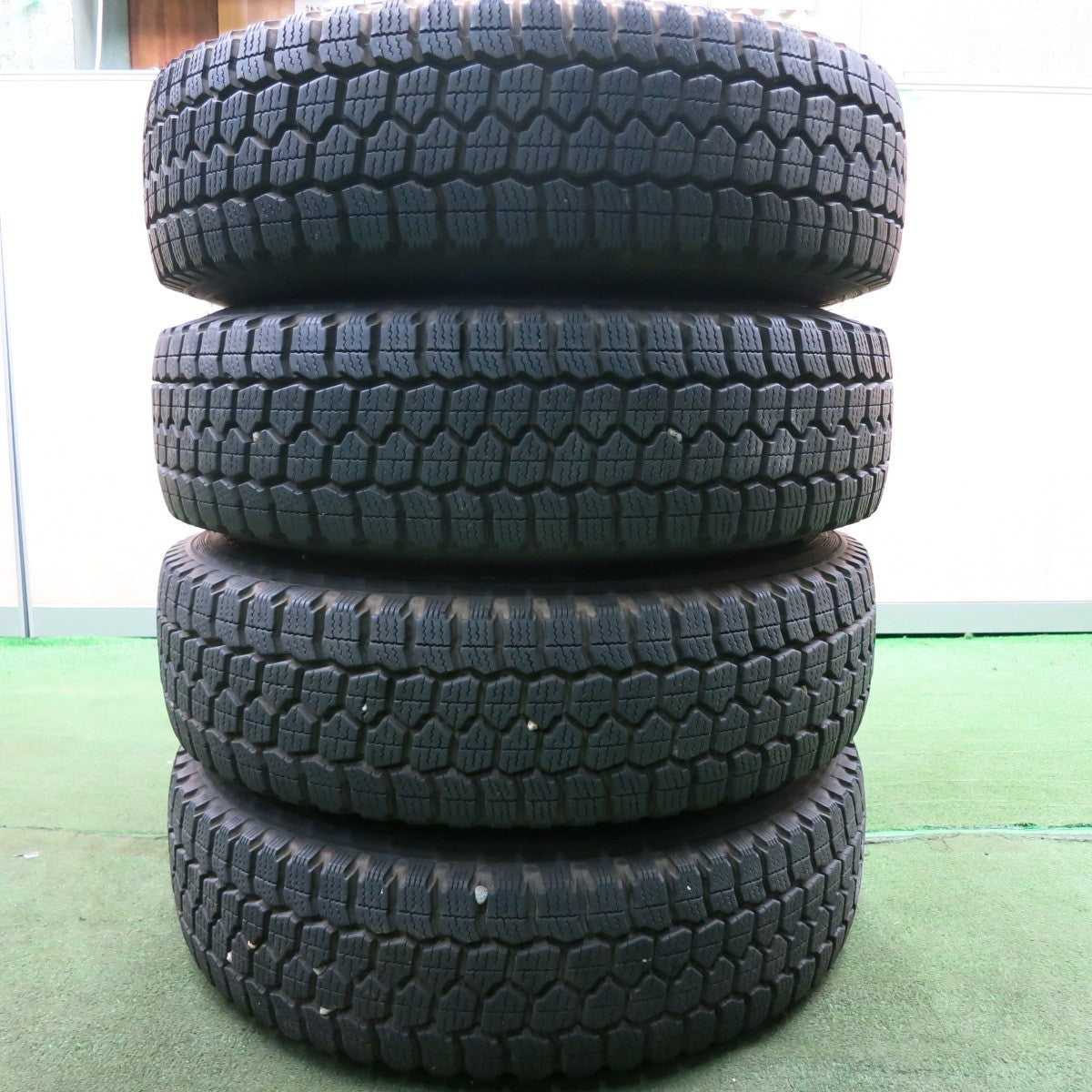 *送料無料* バリ溝！9分★ハイエース等 195/80R15 スタッドレス ファルケン SI743 スチール ホイール 15インチ PCD139.7/6H★4050802HAス