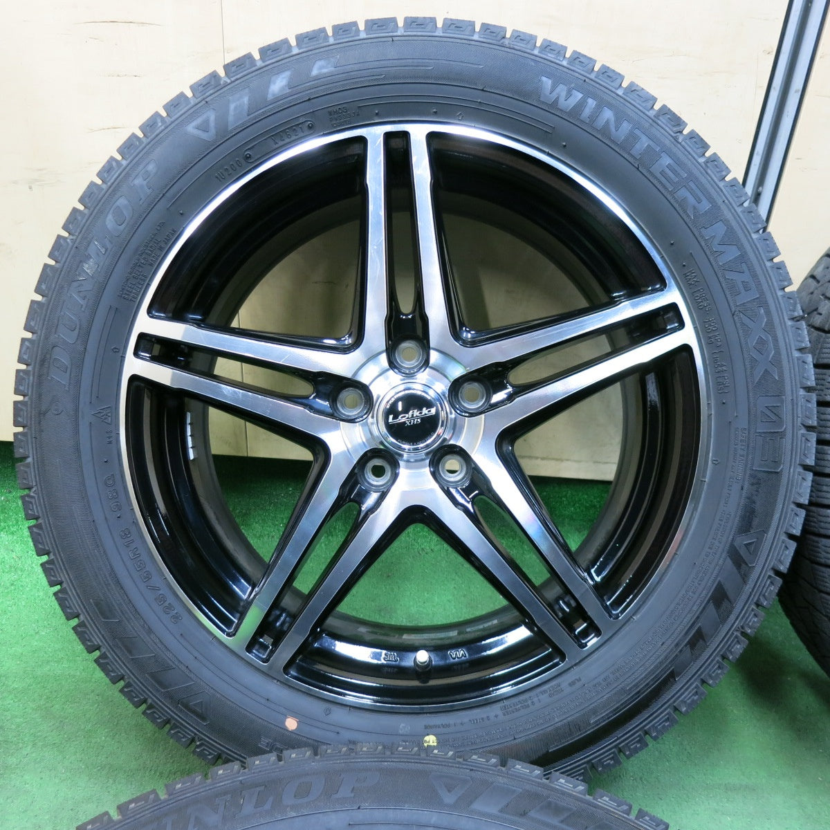 [送料無料] バリ溝！21年！キレイ！ほぼ10分★スタッドレス 225/55R18 ダンロップ ウインターマックス03 Lofida XH5 ロフィーダ 18インチ PCD114.3/5H★4121807SYス