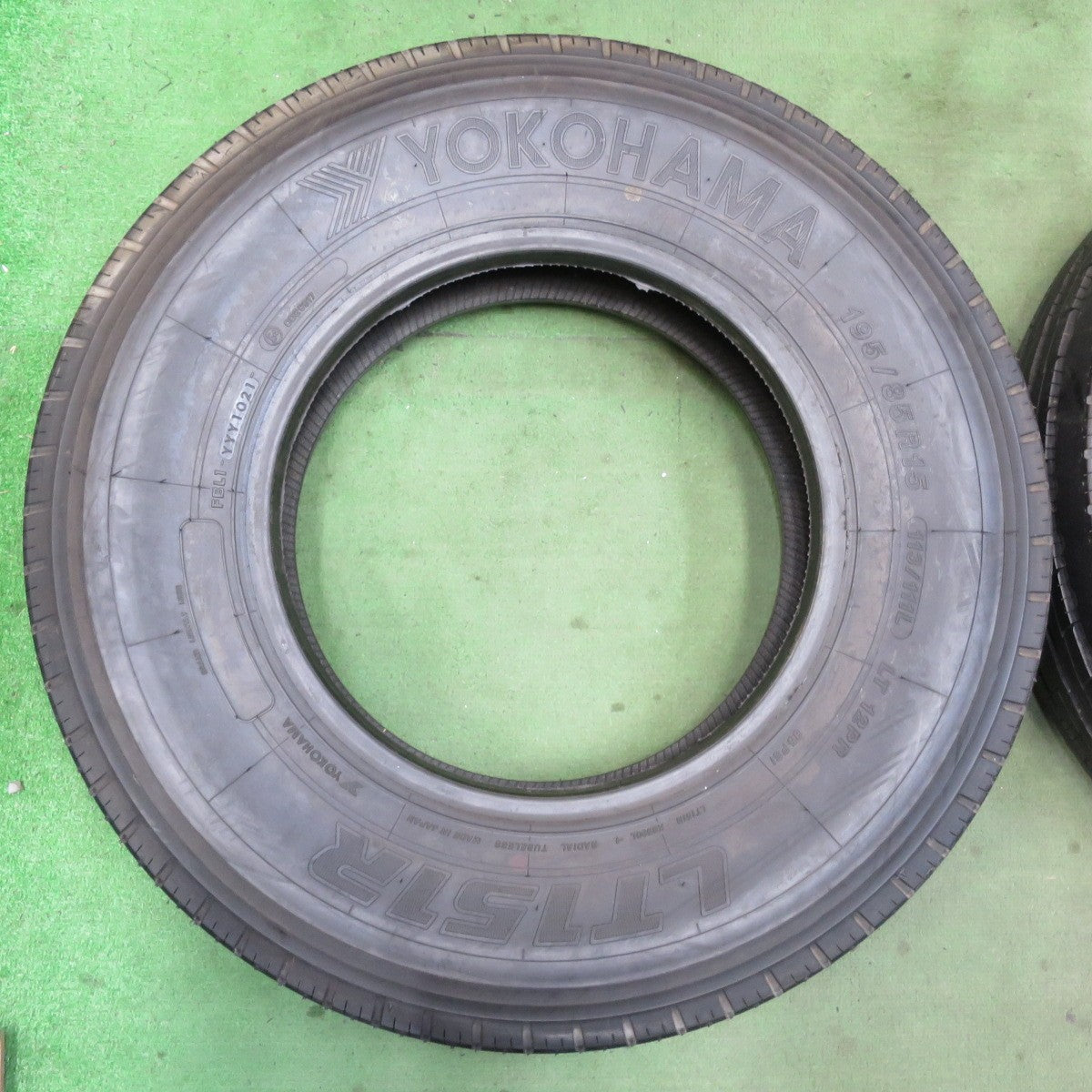 ほぼ未使用！新車外し！6本★トラック タイヤ 195/85R15 113/111L 12PR ヨコハマ LT151R 15インチ★6042101イノタ