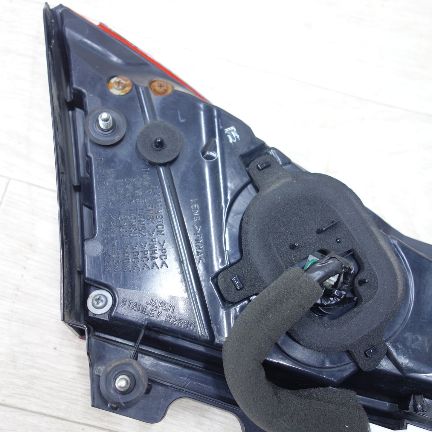 [送料無料] ◆日産 フーガ Y51 純正 テール ランプ ライト 右側 内側 STANLEY W2330◆