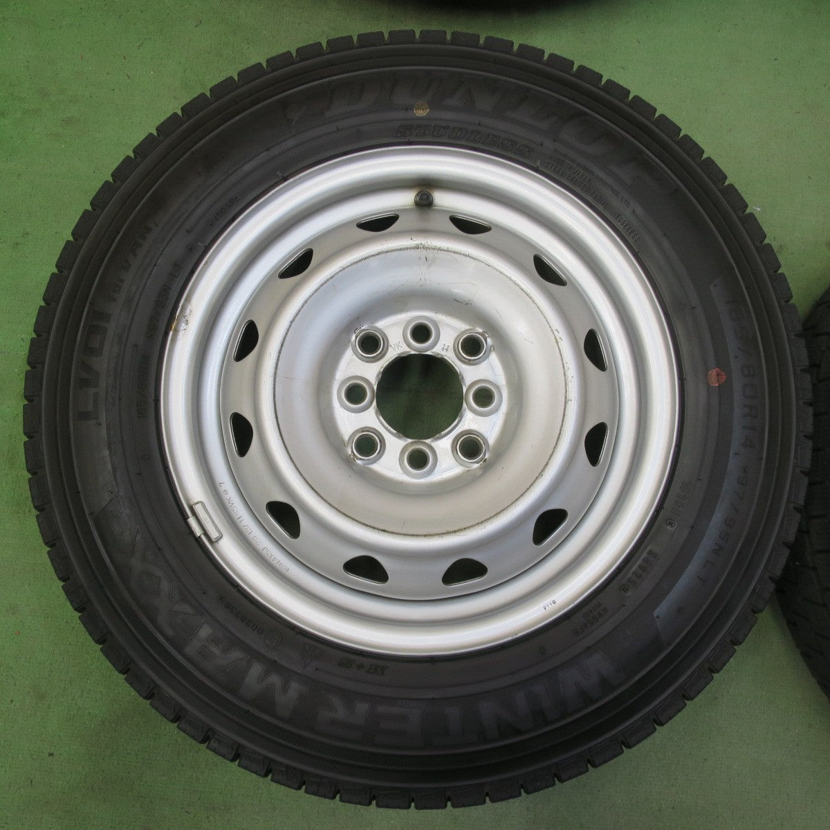 バリ溝！25年！9.5分以上★スタッドレス 165/80R14 97/95N ダンロップ ウインターマックス LV01 for VAN スチール ホイール 14インチ PCD100 114.3/4H マルチ★6052508イス
