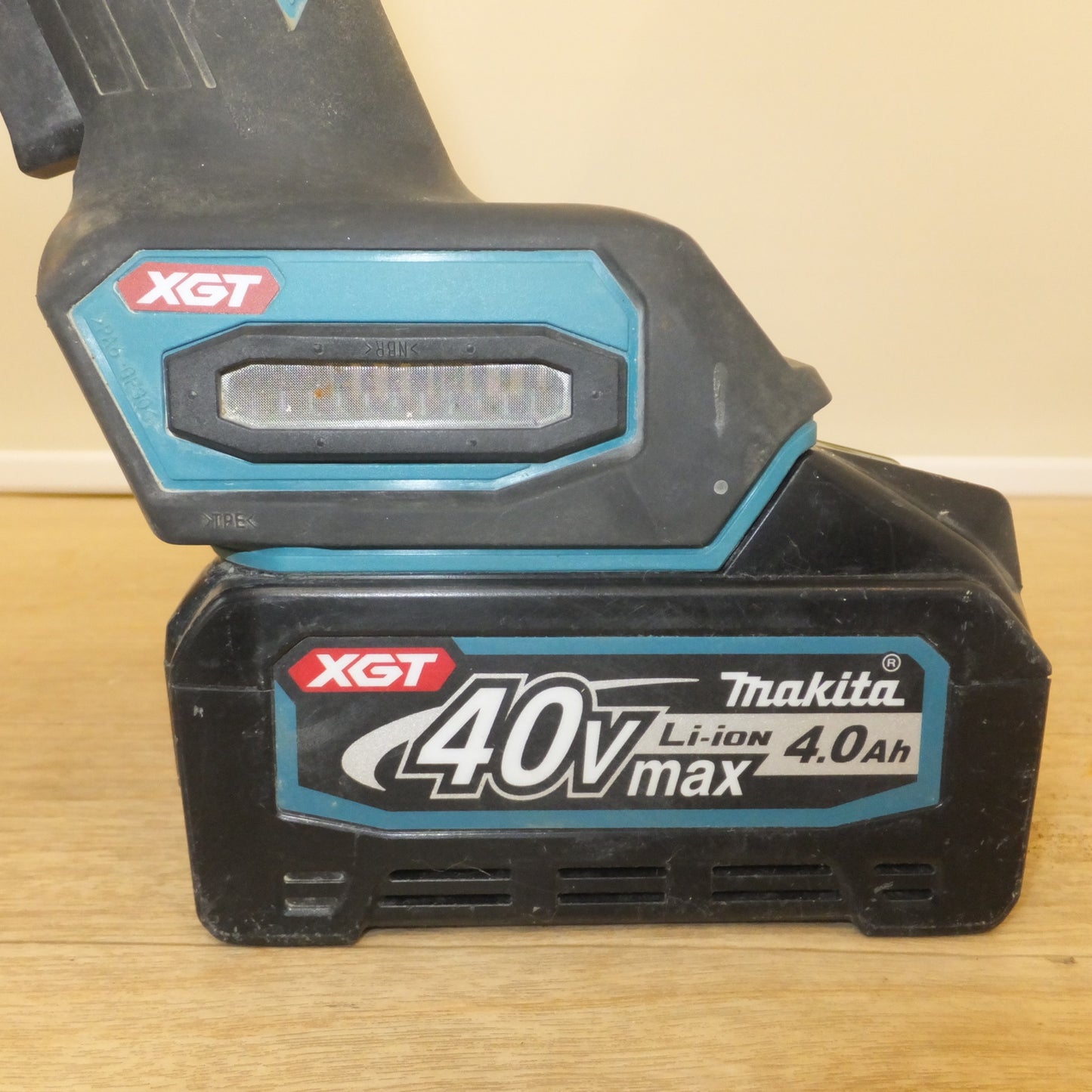 [送料無料] ★マキタ makita 100mm 充電式ディスクグラインダ GA045GRMX 36V-40V　バッテリ 1個★