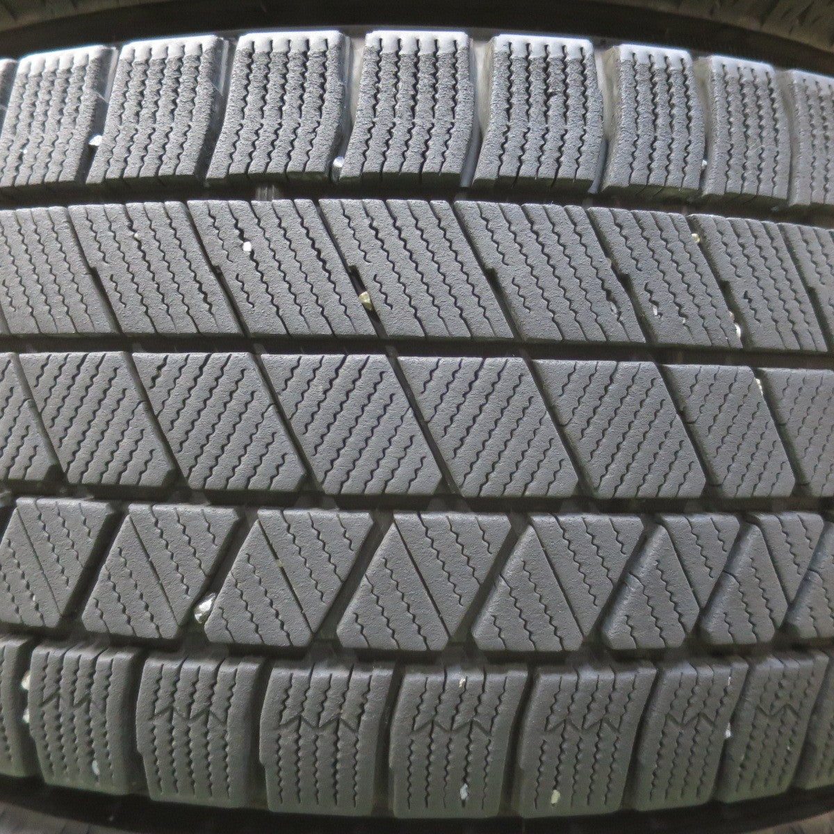 バリ溝！22年！キレイ！9.5分★ワーゲン トゥーラン 等 EUROTECH Gaya Soli 205/55R16 スタッドレス ブリヂストン ブリザック VRX3 ユーロテック ガヤ ソリ 16インチ PCD112/5H★6032303イス