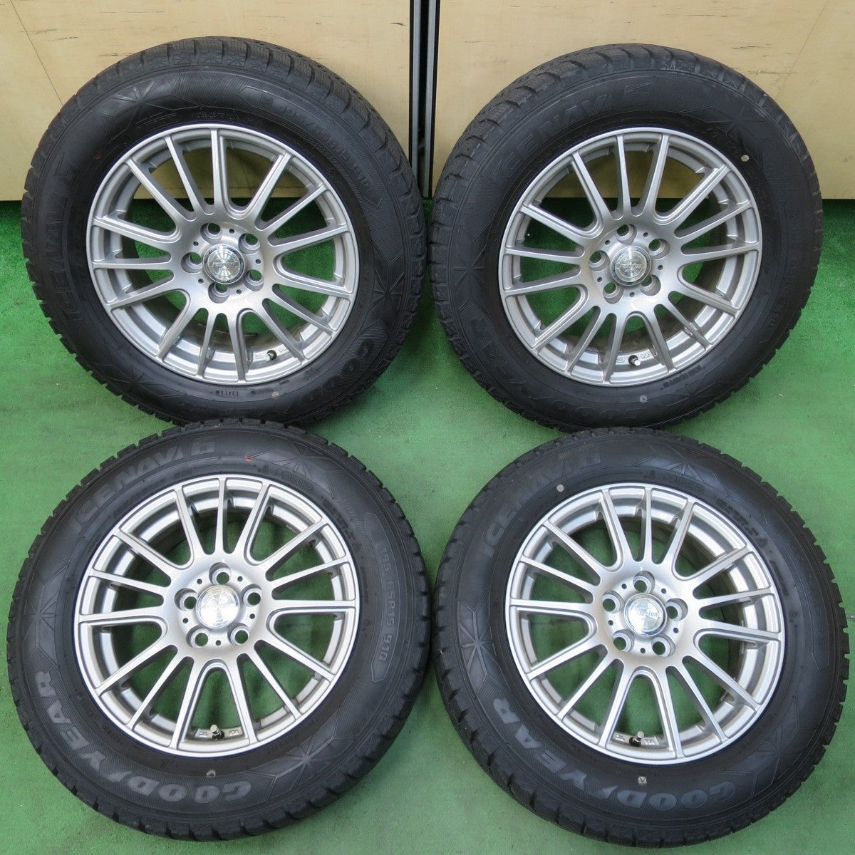 キレイ★プリウス 等 195/65R15 スタッドレス グッドイヤー アイスナビ6 ravrion selzer ラブリオン 15インチ PCD100/5H★5012107イス