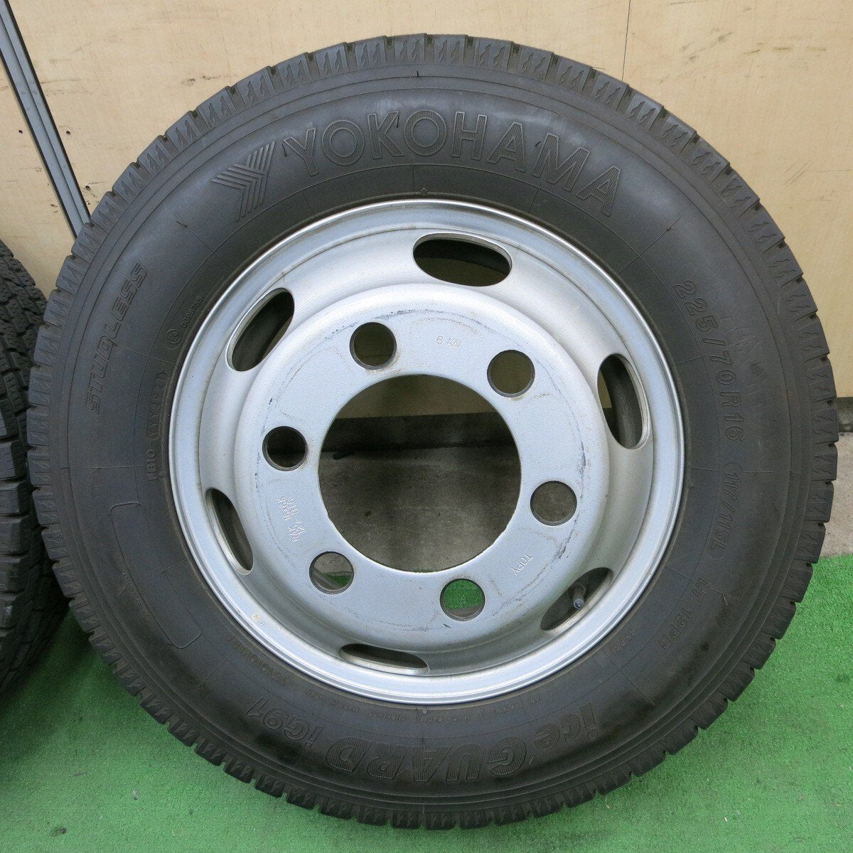 バリ溝！21年！8.5分★トラック タイヤ 225/70R16 117/115L スタッドレス ヨコハマ アイスガード iG91 TOPY スチール 127-9TC PCD222.25/6H★5021904ナス