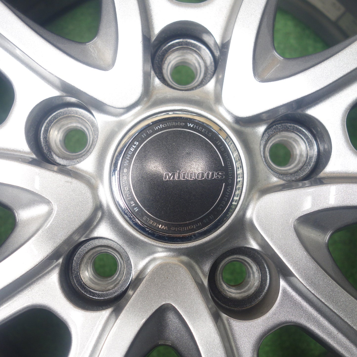 バリ溝！23年！9.5分★スタッドレス 185/65R15 ヨコハマ アイスガード iG70 MiLLOUS VX ミルアス 15インチ PCD114.3/5H★6021902KTス