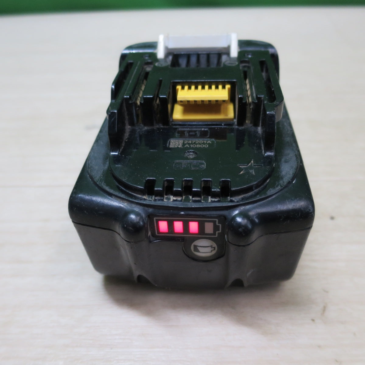 [送料無料] 付属品付き☆マキタ 165mm 充電式 マルノコ HS631D 18V BL1860B バッテリー付き コードレス ガイド 並行定規 切断機 丸のこ 電動 工具 makita☆