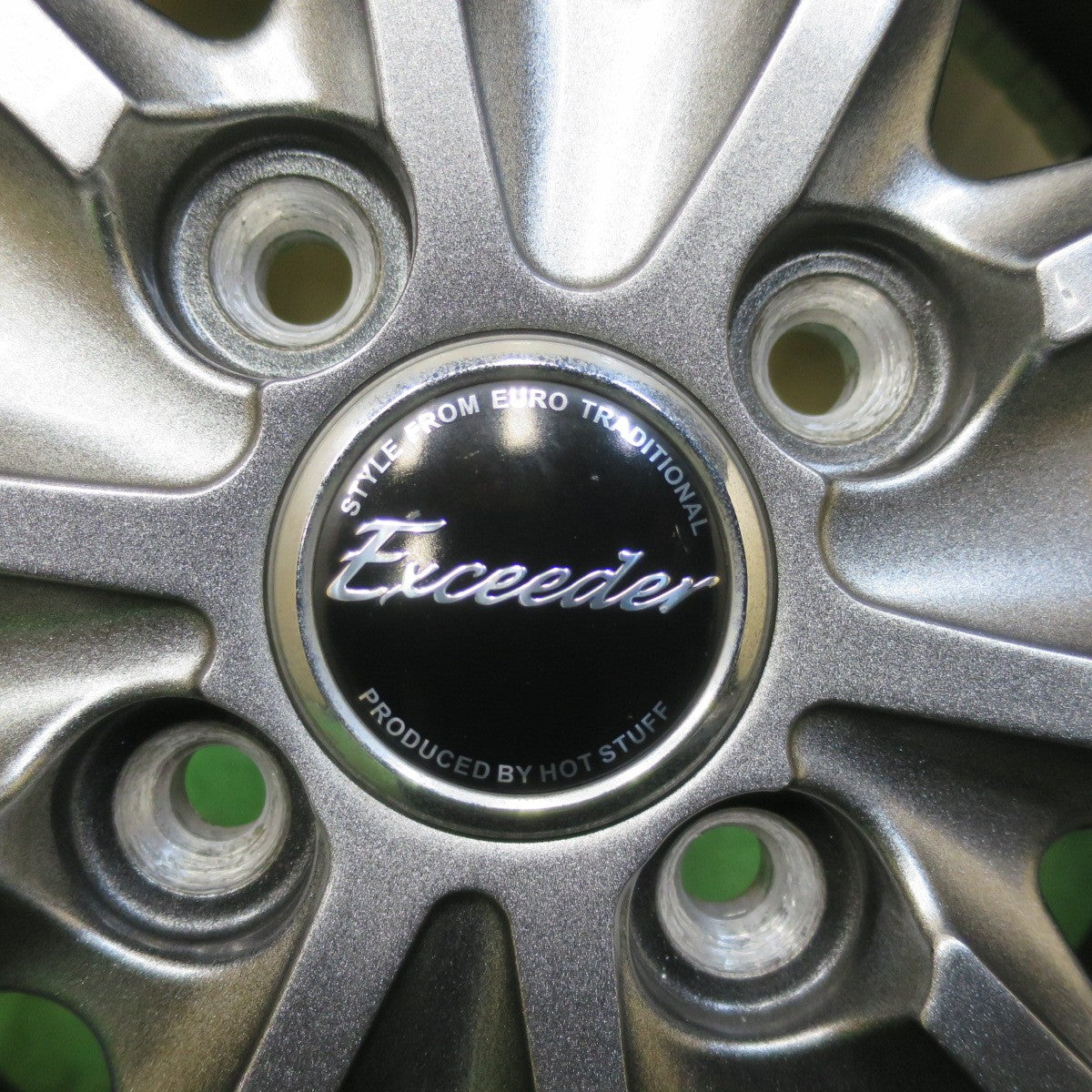 バリ溝！キレイ！8.5分★スタッドレス 155/65R14 ブリヂストン ブリザック VRX Exceeder エクシーダー 14インチ PCD100/4H★5111803イス