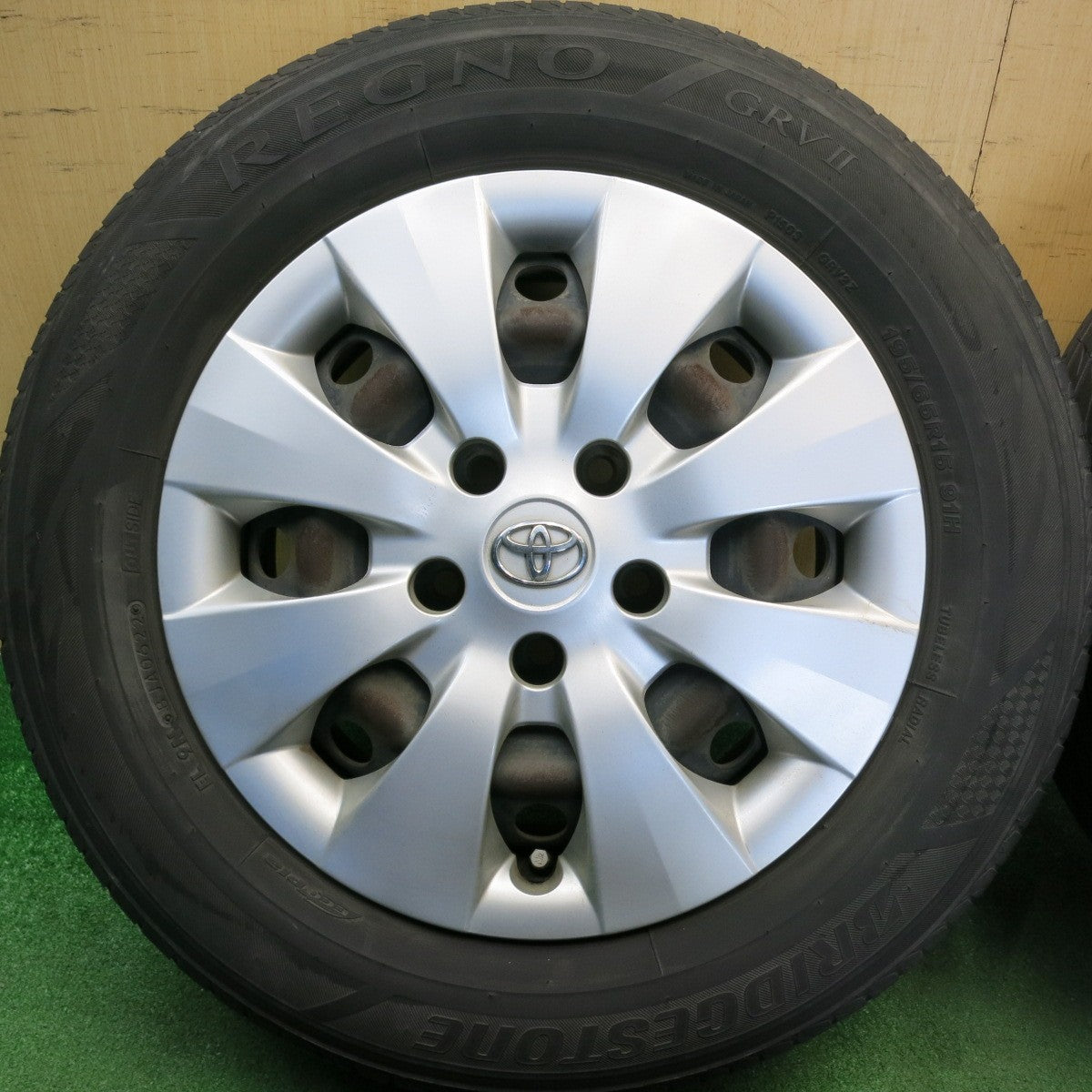 バリ溝！22年！8.5分★トヨタ 70系 ノア ヴォクシー 純正 スチール 195/65R15 ブリヂストン レグノ GRV2 15インチ PCD114.3/5H★6051410HAノ