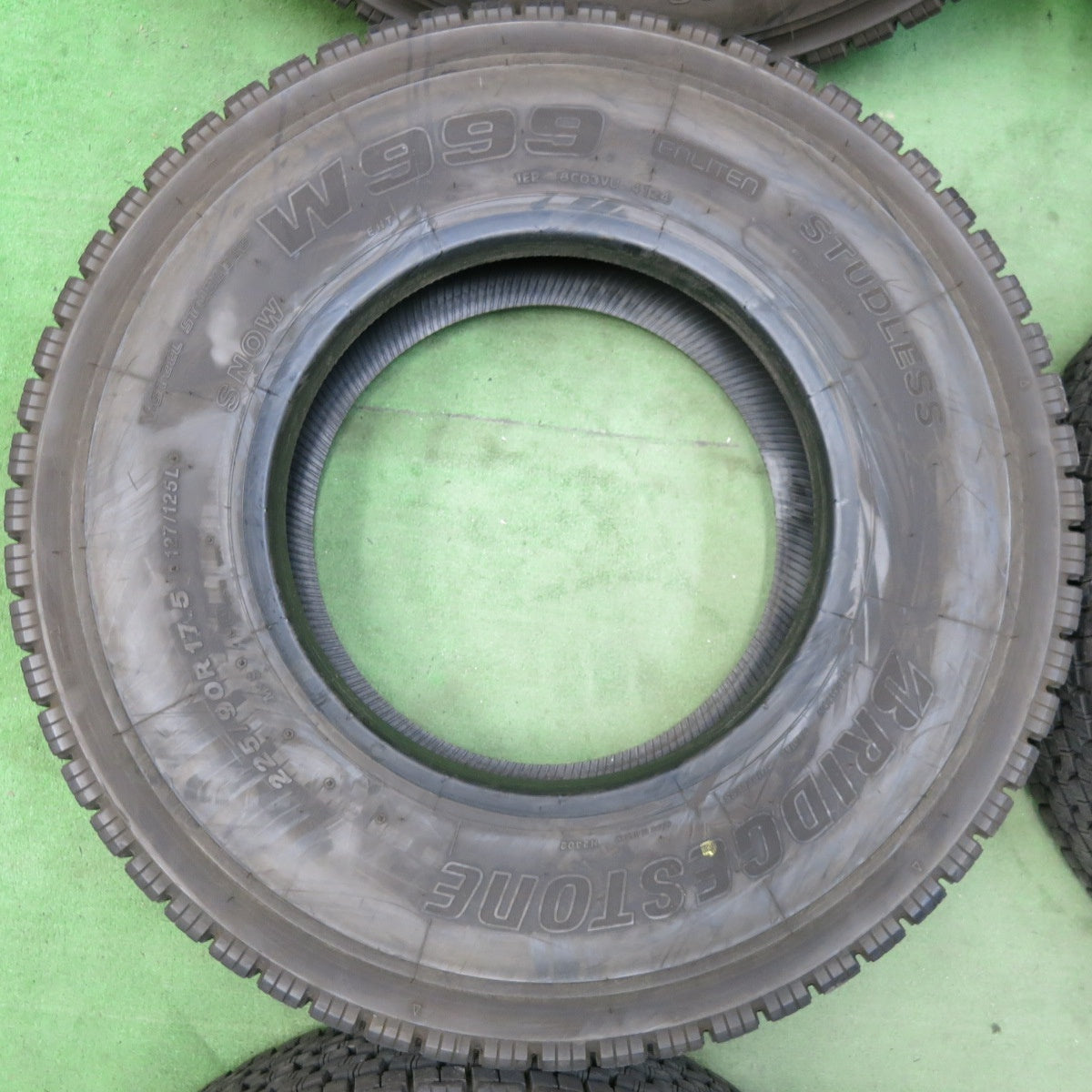 バリ溝！24年！9分！6本★トラック タイヤ 225/90R17.5 127/125L スタッドレス ブリヂストン W999 17.5インチ★5053009SYスタ