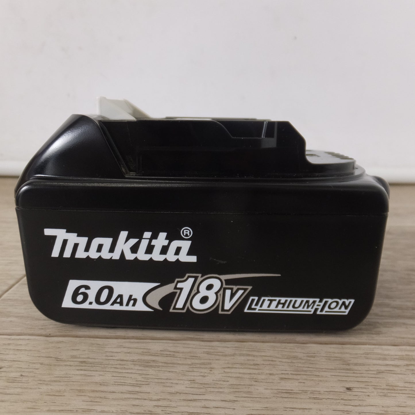 [送料無料] 美品★マキタ makita 充電式仕上サンダ BO380DRG 18V★