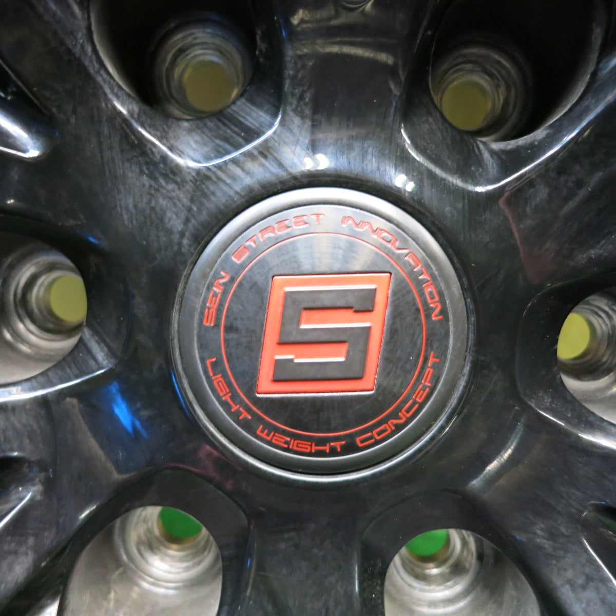 バリ溝！22年！9.5分★スタッドレス 265/70R17 グッドイヤー アイスナビ SUV SEIN ザイン 17インチ PCD139.7/6H★5103006HAス