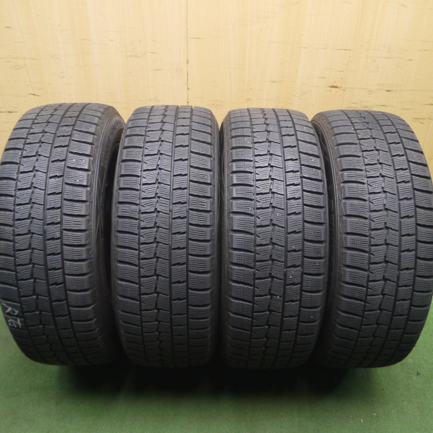 [送料無料] バリ溝！キレイ！8.5分★BMW等 EUROBAHN 225/55R17 スタッドレス ダンロップ ウインターマックス WM01 PCD112/5H★4030111Hス