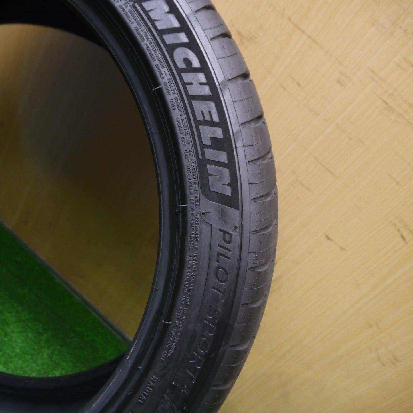 [送料無料] 新車外し！ほぼ未使用★245/40R18 ミシュラン パイロットスポーツ4 タイヤ 18インチ ベンツ アウディ レクサス 等★4092407Hノタ