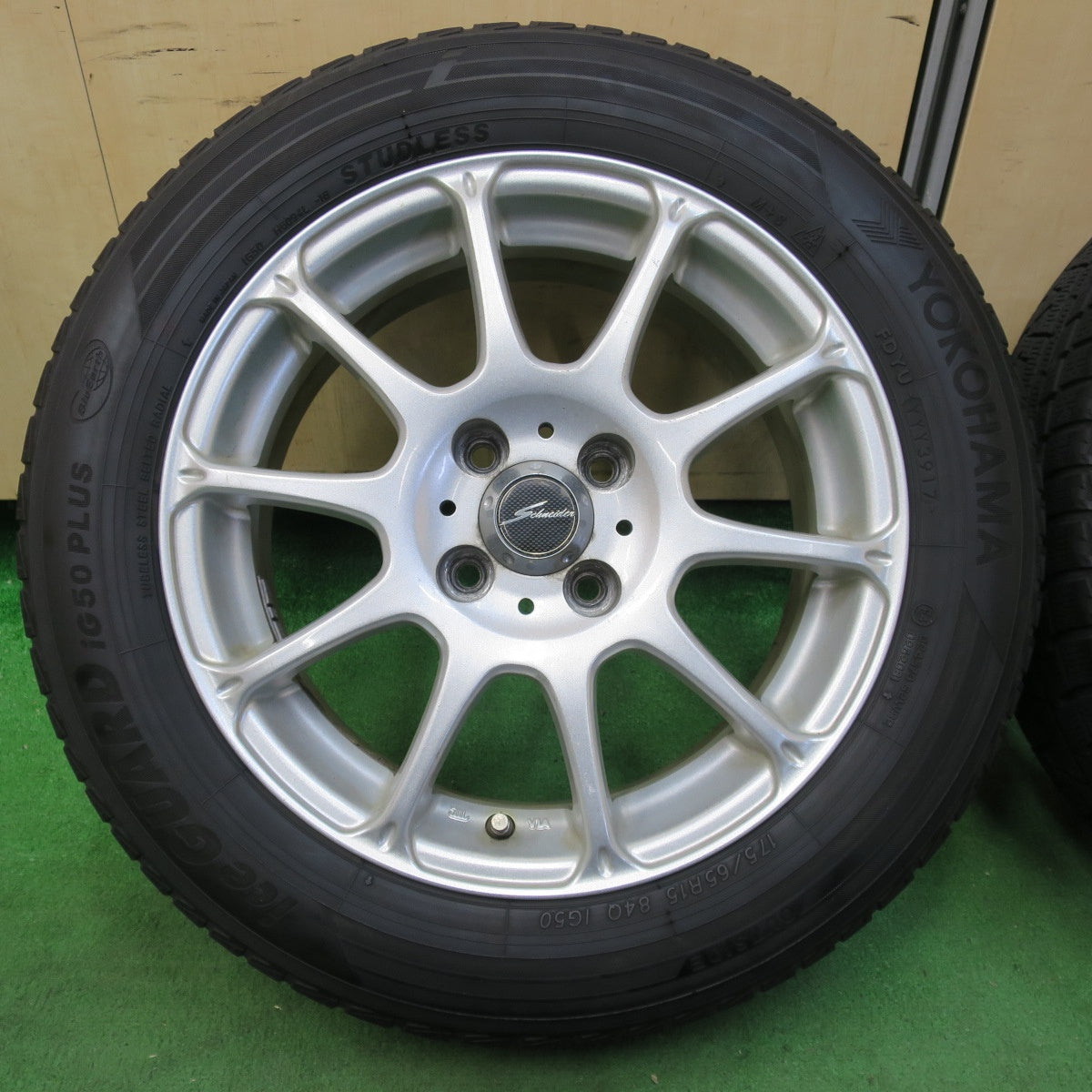 [送料無料] 4本価格★スタッドレス 175/65R15 ヨコハマ アイスガード iG50 プラス Schneider シュナイダー 15インチ PCD100/4H★4103009イス