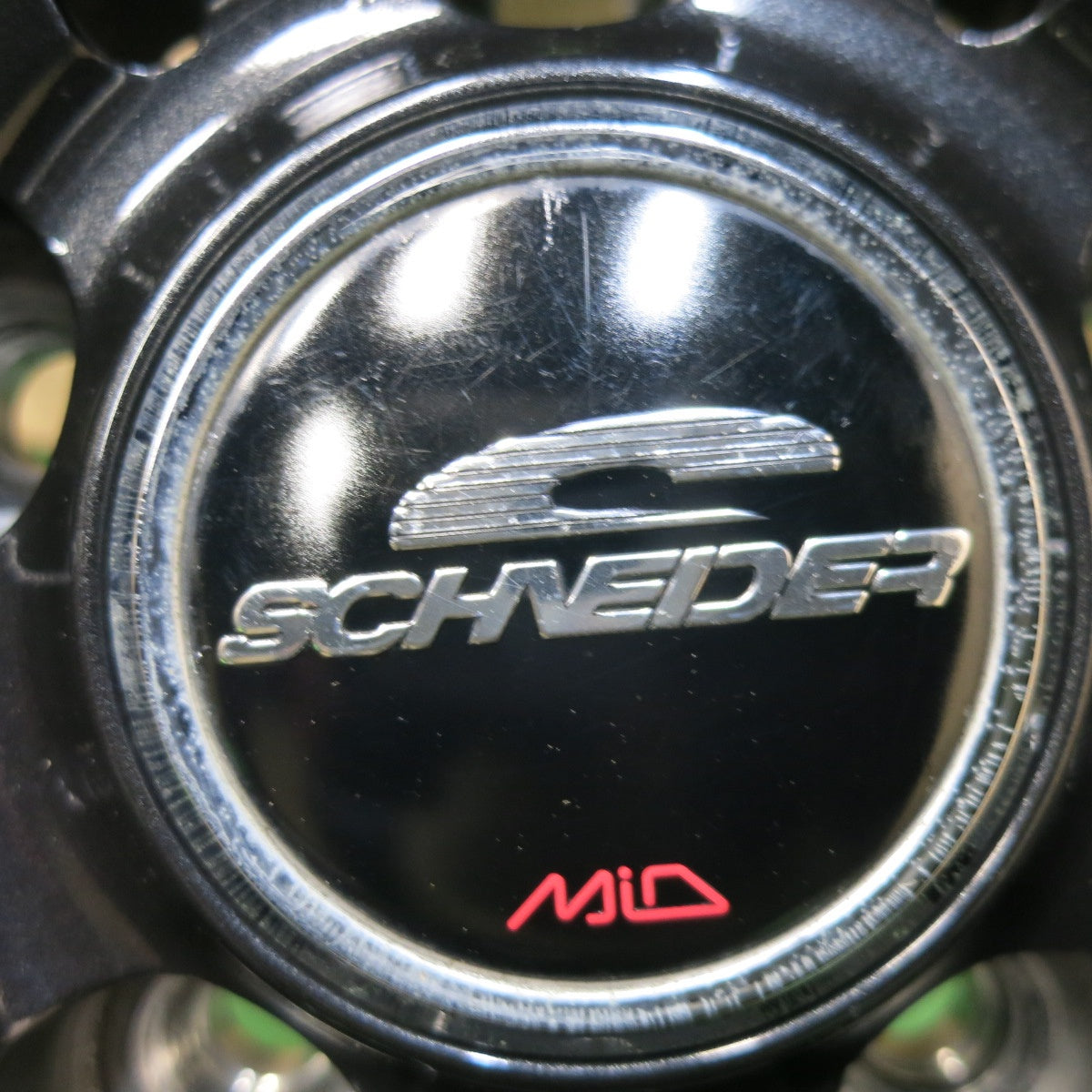 [送料無料] キレイ★SCHNEIDER MiD シュナイダー マルカ 18インチ ホイール 18×8J PCD114.3/5H★5011702SYホ