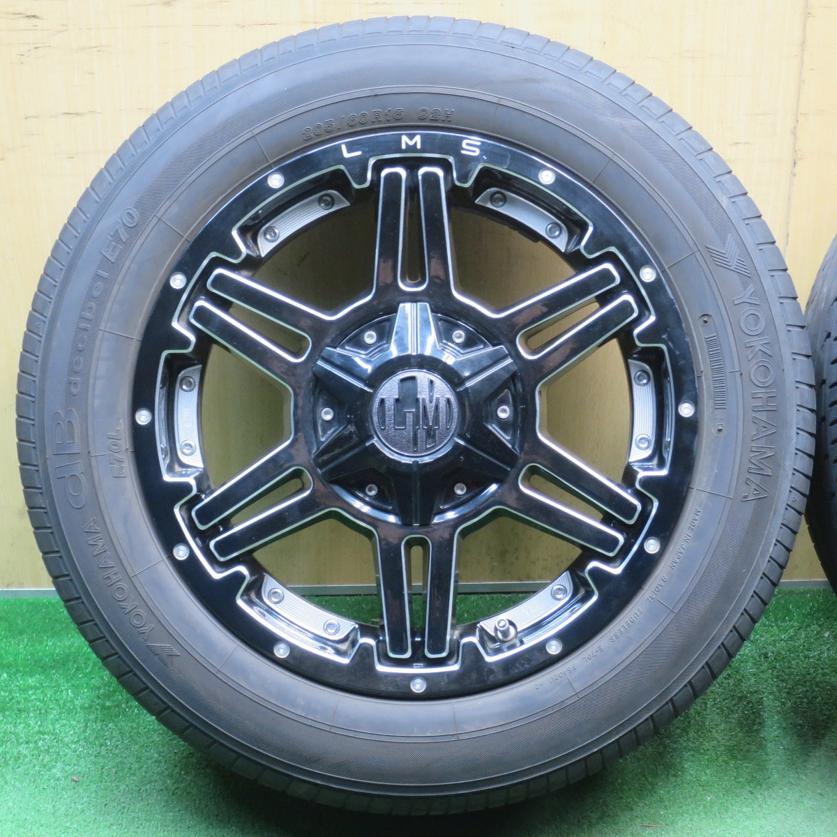 バリ溝！8.5分★LEHRMEISTER SAND 205/60R16 ヨコハマ dB デシベル E70 E70L レアマイスター サンド 16インチ PCD114.3 127/5H マルチ★6041401NJノ