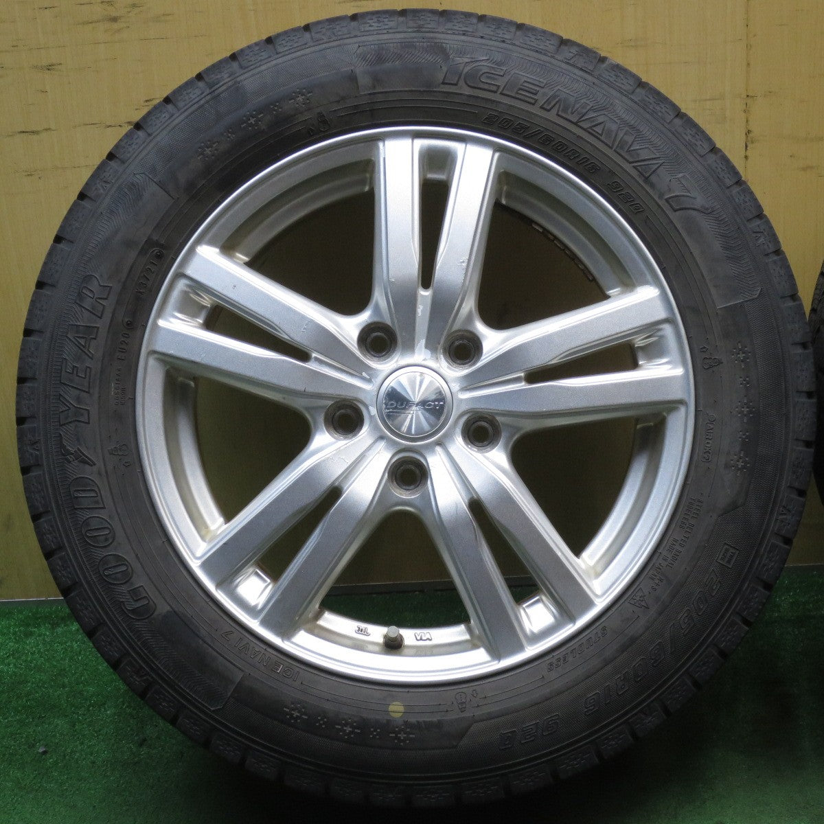 バリ溝！21年！9.5分★スタッドレス 205/60R16 グッドイヤー アイスナビ7 DUFACT デュファクト 16インチ PCD114.3/5H★5072903NJス