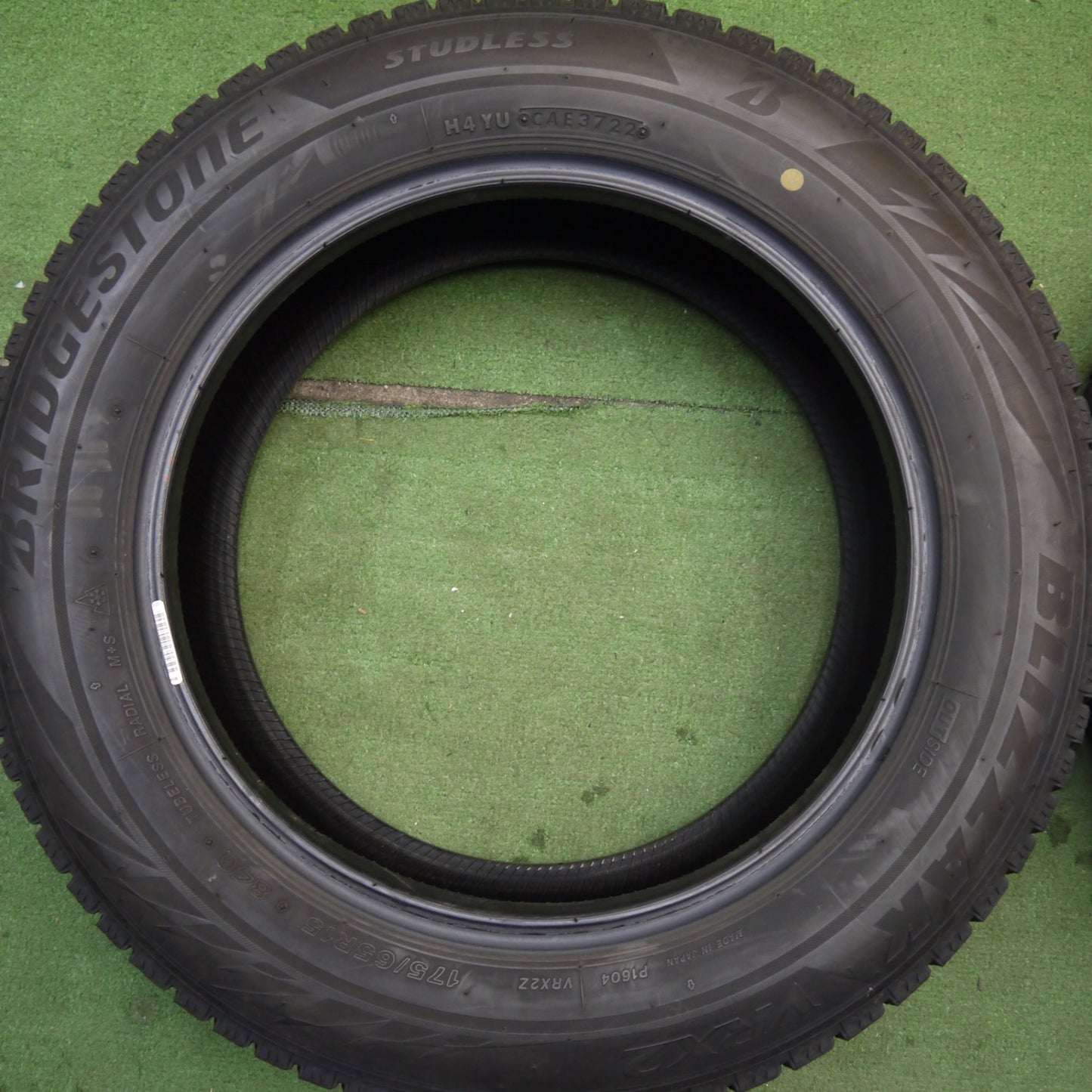 4本価格！22年★スタッドレス 175/65R15 ブリヂストン ブリザック VRX2 タイヤ 15インチ ヤリス アクア スペイド ヴィッツ フィット スイフト 等★6050803Hスタ