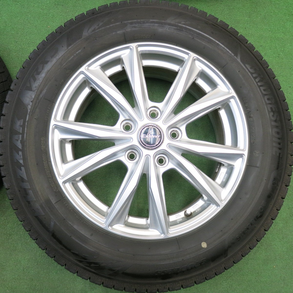 バリ溝！25年！キレイ！9.5分★スタッドレス 205/65R16 ブリヂストン ブリザック VRX3 Exsteer エクスター 16インチ PCD114.3/5H★6041109HAス
