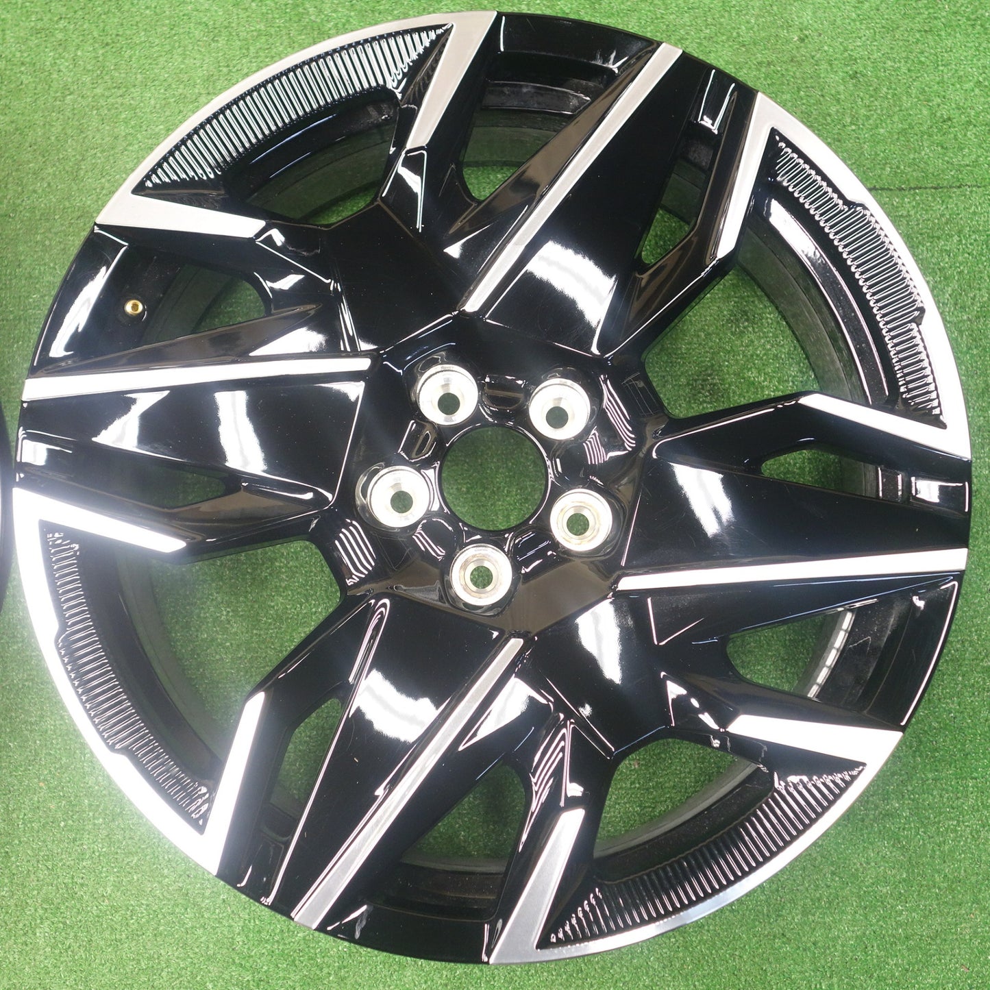 キレイ★プジョー 3008 純正 ホイール 19インチ 19×7.5J PCD108/5H★6021104KTホ