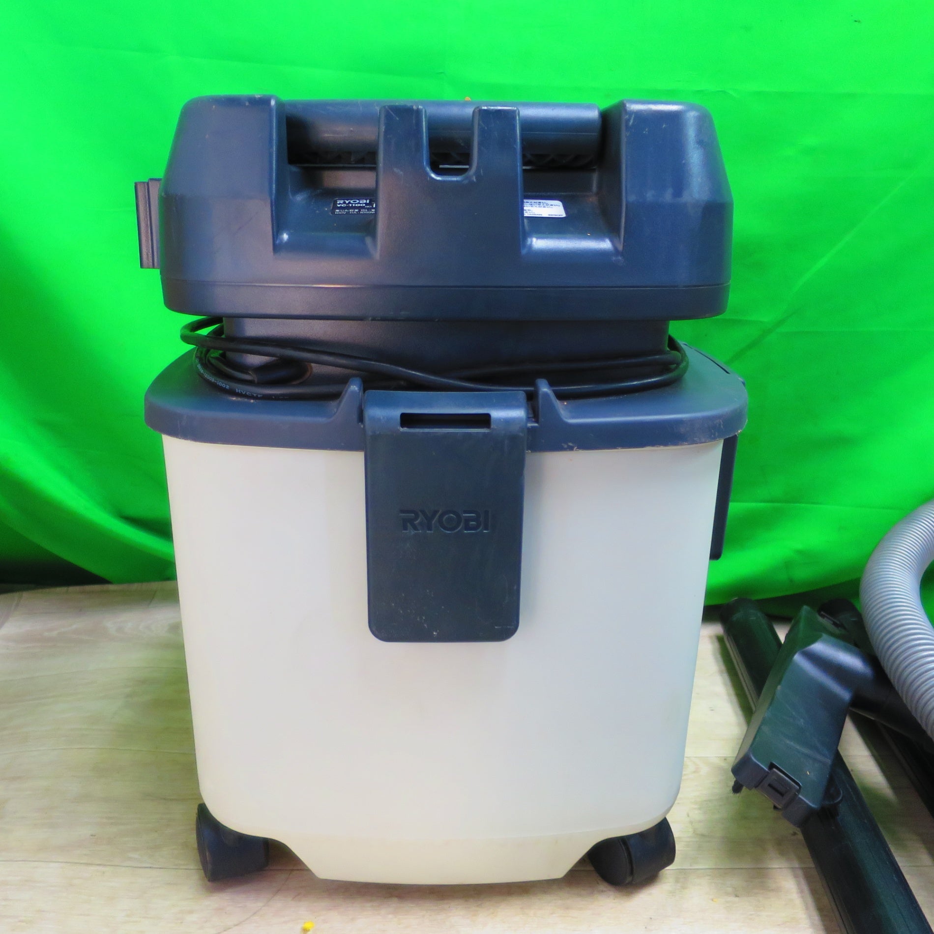 送料無料] ☆RYOBI リョービ 集じん機 VC-1100 乾湿両用 掃除機 集塵機