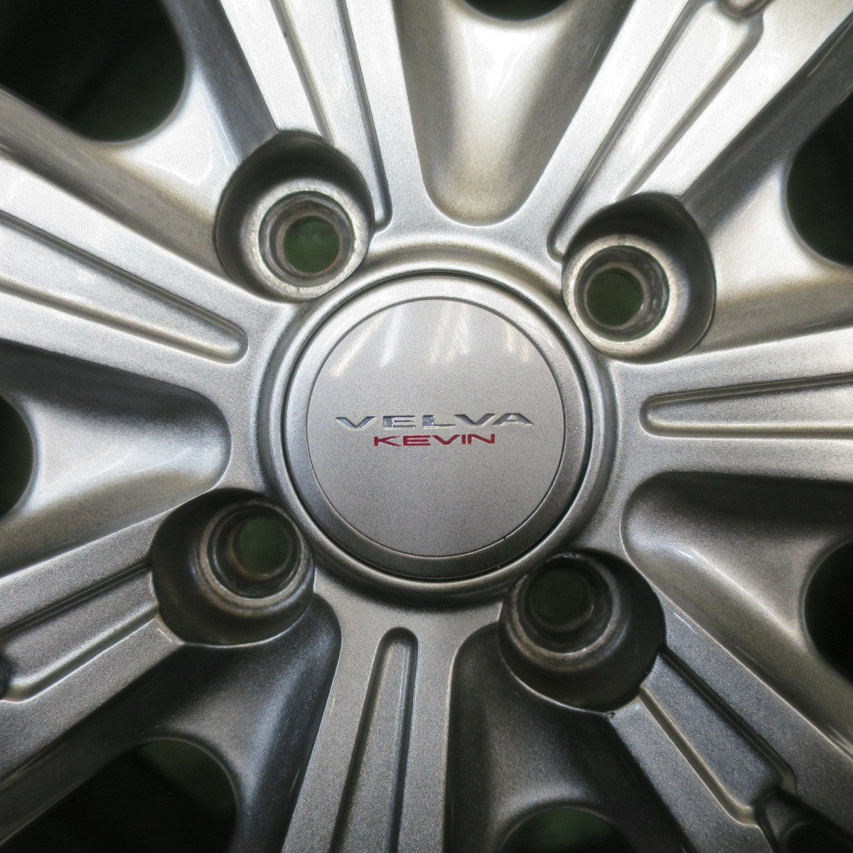 バリ溝！22年！キレイ！9.5分★スタッドレス 185/60R15 ダンロップ ウインターマックス WM02 VELVA KEVIN ヴェルヴァ ケヴィン 15インチ PCD100/4H★6052905NJス