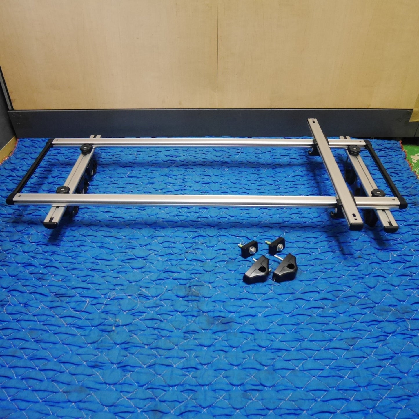 [送料無料] キレイ☆スズキ ジムニー シエラ 純正 OP オプション ロッドホルダー inno.製 型式 不明 釣り イノー☆