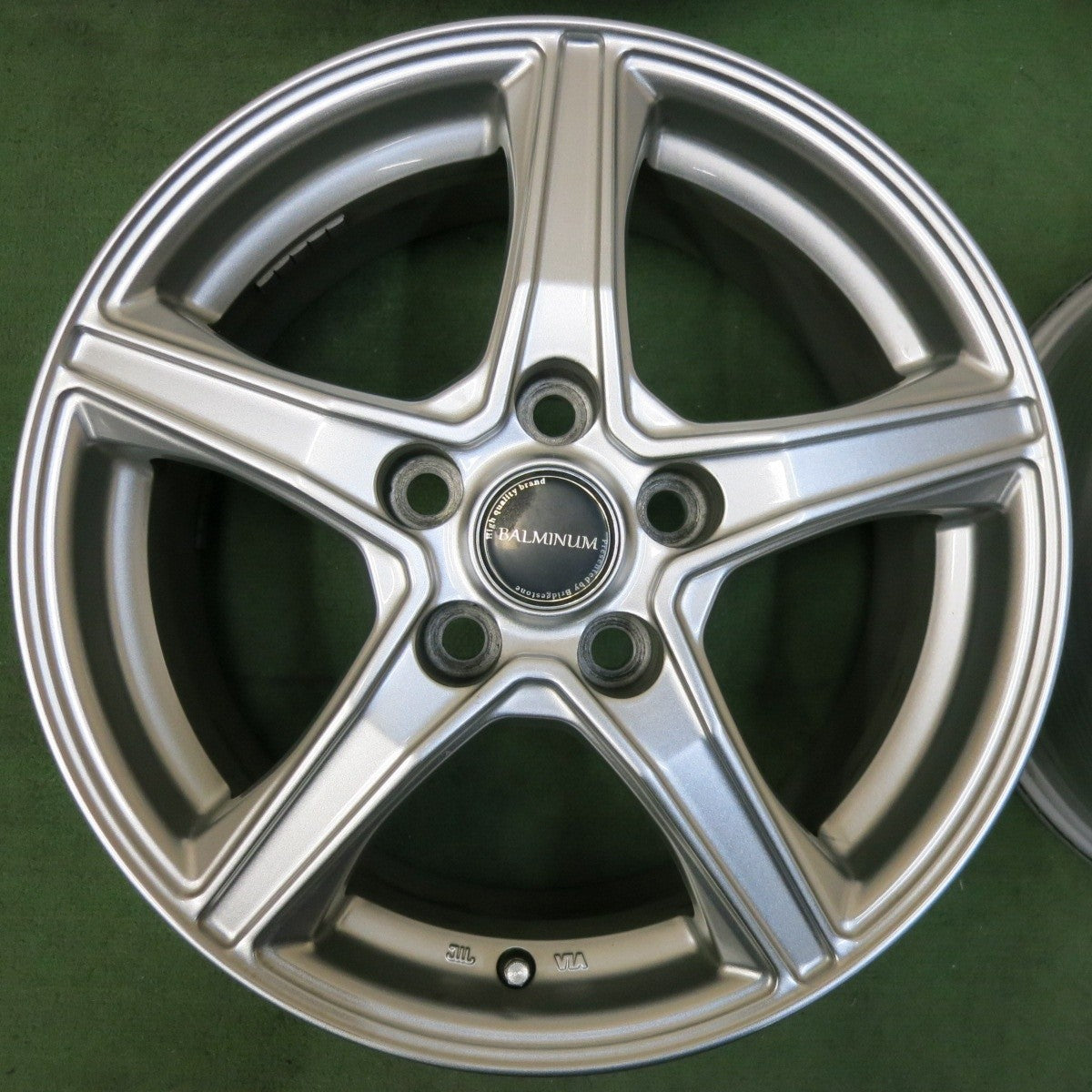 キレイ★BALMINUM バルミナ 16インチ ホイール 16×6.5J PCD114.3/5H★5032506SYホ