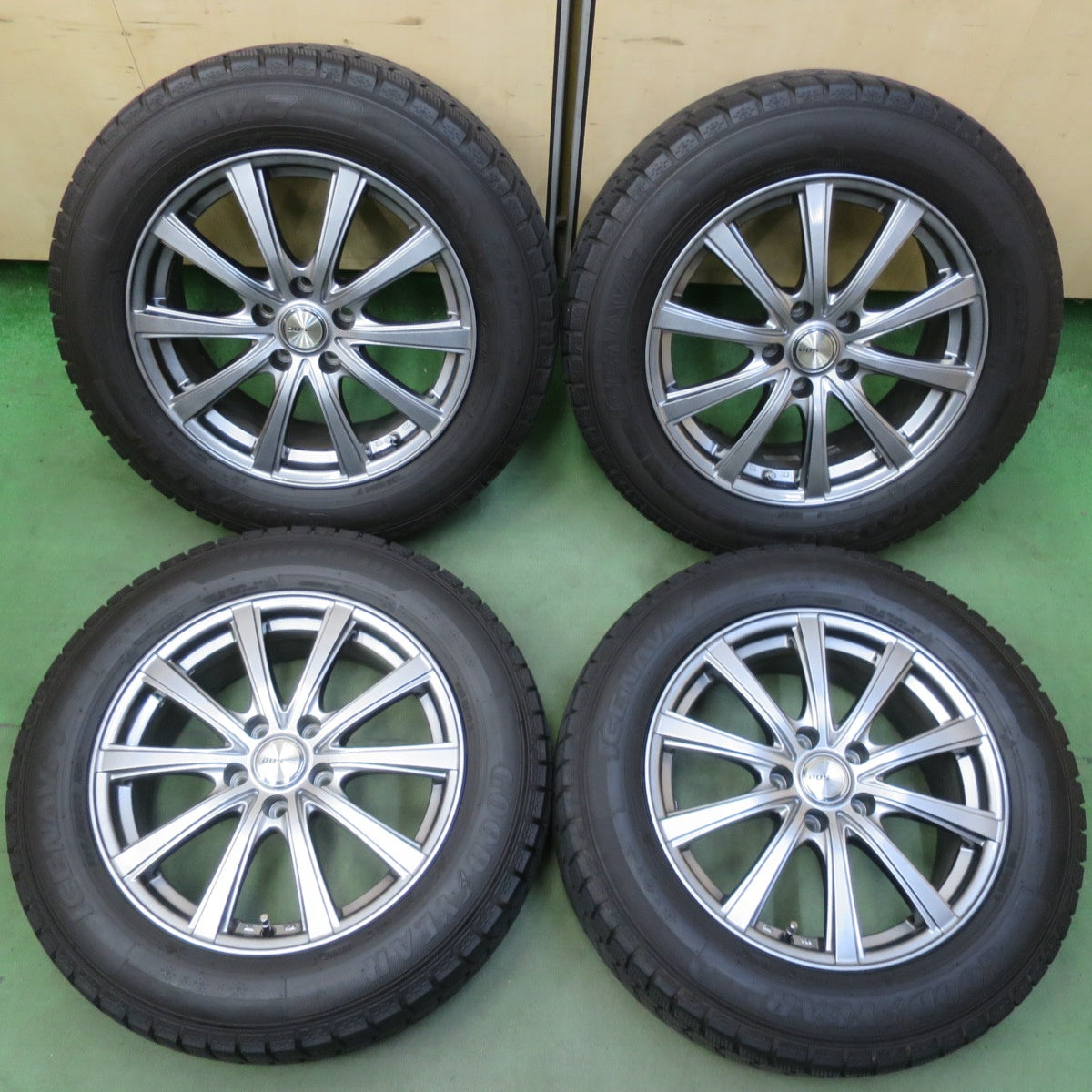 バリ溝！23年！キレイ！9.5分◎スタッドレス 225/60R17 グッドイヤー アイスナビ7 D.O.S. DOS 17インチ PCD114.3/5H◎6072305イス