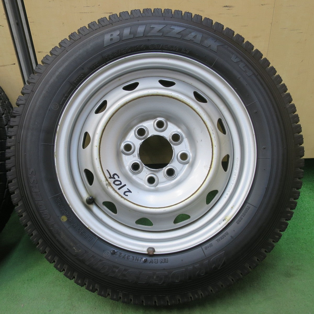 バリ溝！22年！9.5分以上★スタッドレス 155/80R14 88/86N ブリヂストン ブリザック VL1 スチール ホイール 14インチ PCD100 114.3/4H マルチ★6022302イス