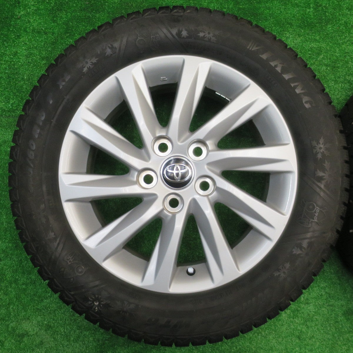 ほぼ未使用！23年！キレイ★トヨタ 90系 ノア ヴォクシー 純正 205/60R16 スタッドレス バイキング WINTECH WT6 16インチ PCD114.3/5H★5100803NJス