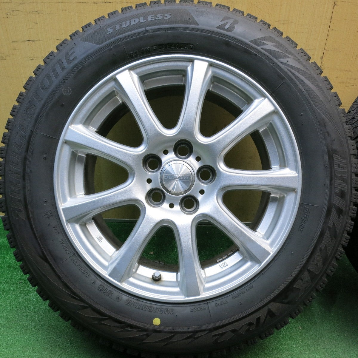 バリ溝！24年！キレイ！9.5分★プリウス 等 195/65R15 スタッドレス ブリヂストン ブリザック VRX2 DUFACT デュファクト 15インチ PCD100/5H★6032808HAス