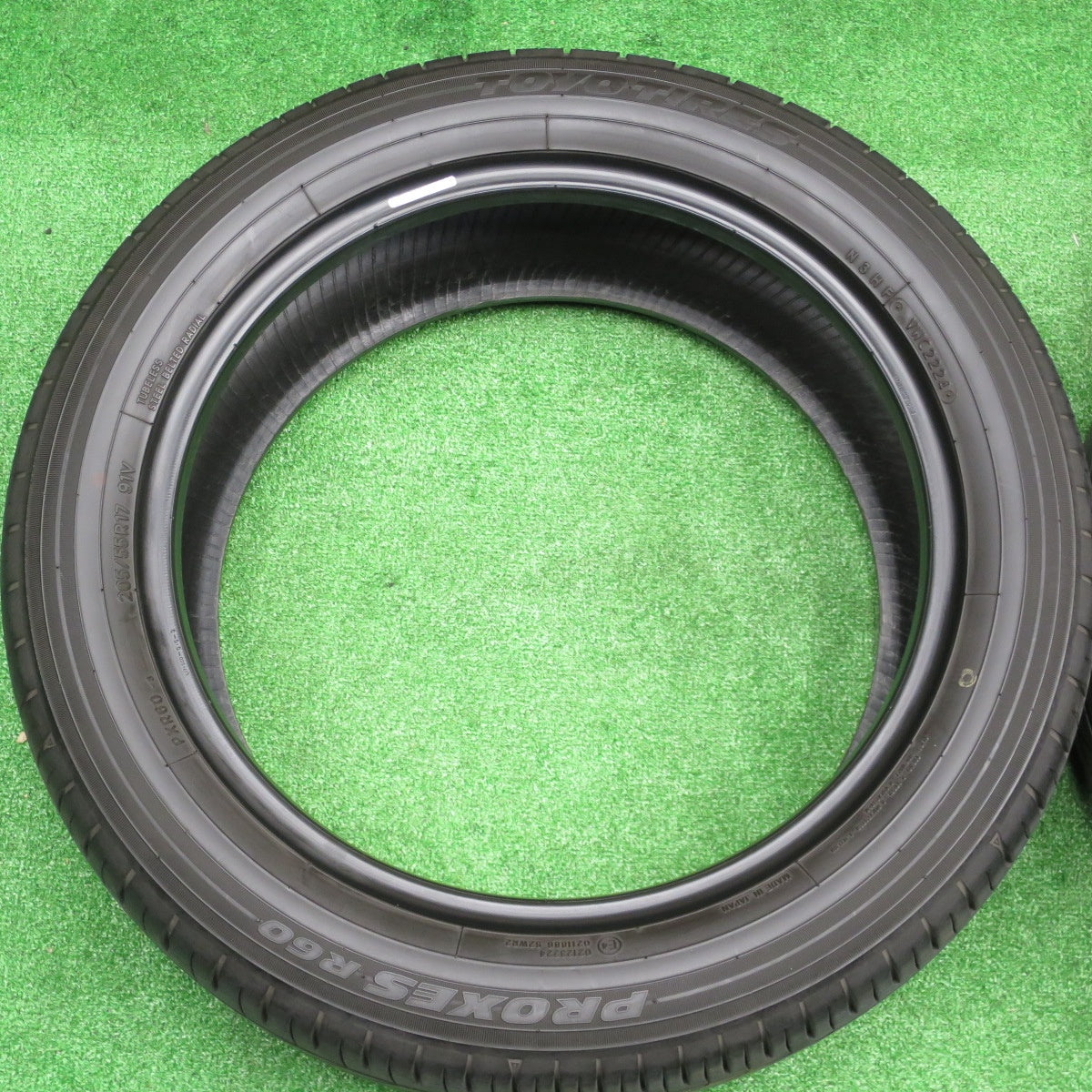 バリ溝！24年！9.5分★205/55R17 トーヨー プロクセス R60 タイヤ 17インチ ノア ヴォクシー ステップワゴン キックス 等★5121101NKノタ