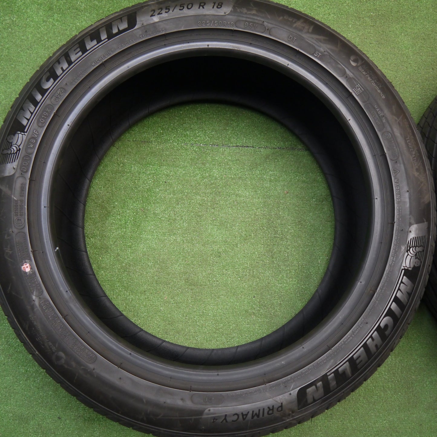 ほぼ新車外し！24年★225/50R18 ミシュラン プライマシー4 PRIMACY4 タイヤ 18インチ カローラクロス C-HR ヴェゼル エスティマ 等★5121702Hノタ