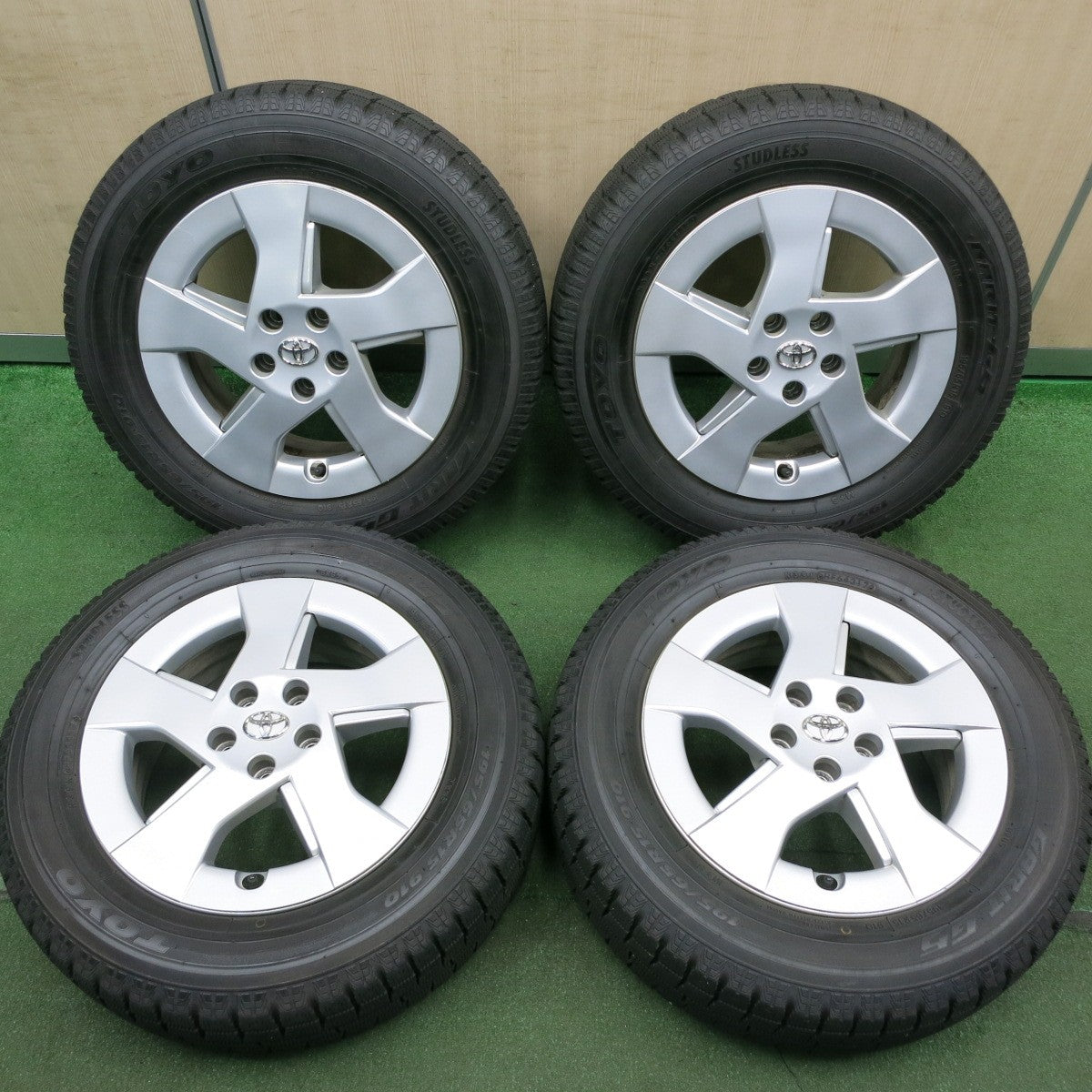 *送料無料* バリ溝！9分★トヨタ 30系 プリウス 純正 195/65R15 スタッドレス トーヨー ガリット G5 15インチ PCD100/5H★4053102HAス