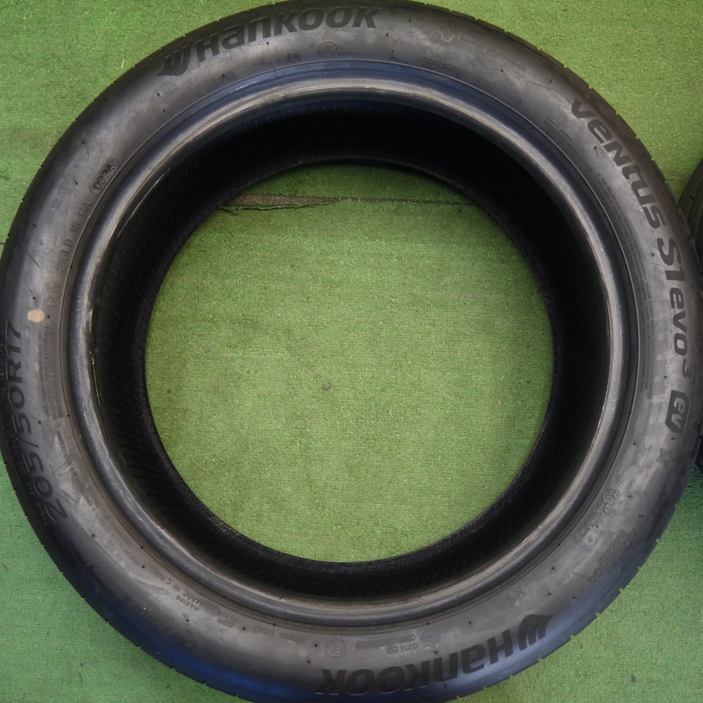ほぼ未使用！新車外し！24年★205/50R17 ハンコック ベンタス S1 evo3 ev タイヤ 17インチ ミニ クーパー EV用 等★6041705Hノタ