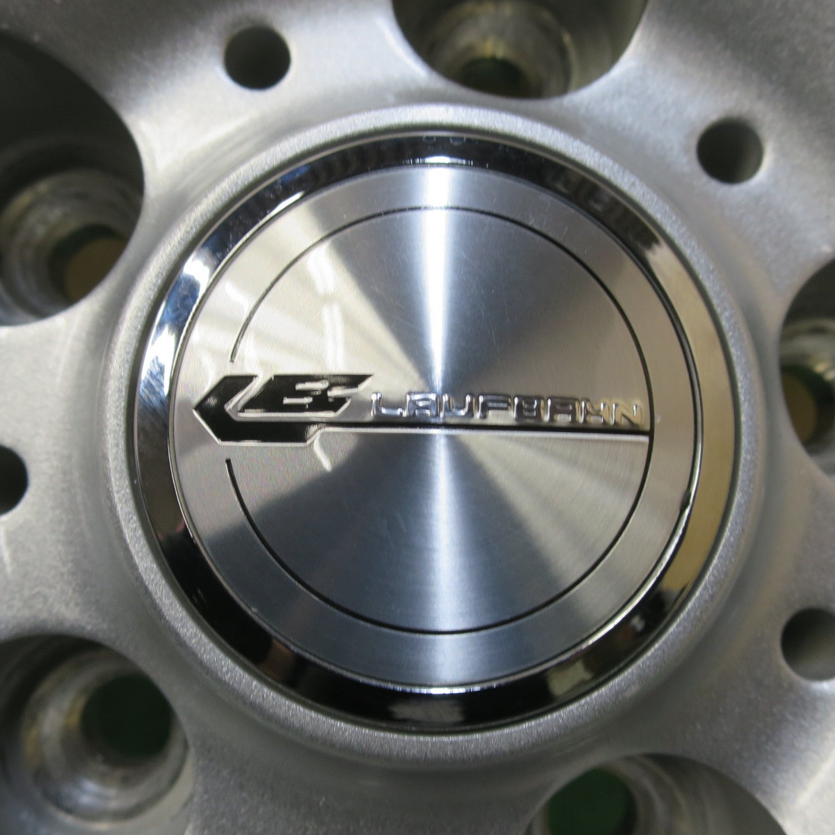 超バリ溝！キレイ！9.5分以上★スタッドレス 195/60R16 ファルケン エスピア W-ACE LAUFBAHN ラウフバーン 16インチ PCD114.3/5H★5050804イス
