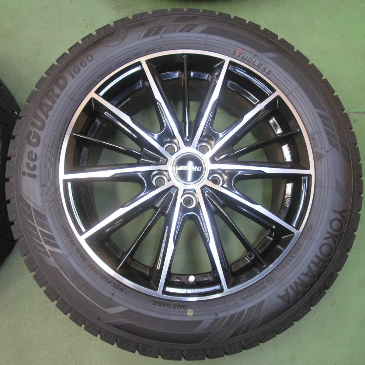 バリ溝！22年！9.5分◎スタッドレス 215/60R17 ヨコハマ アイスガード iG60 AMD G-Line SP Gライン 17インチ PCD114.3/5H◎6100803イス