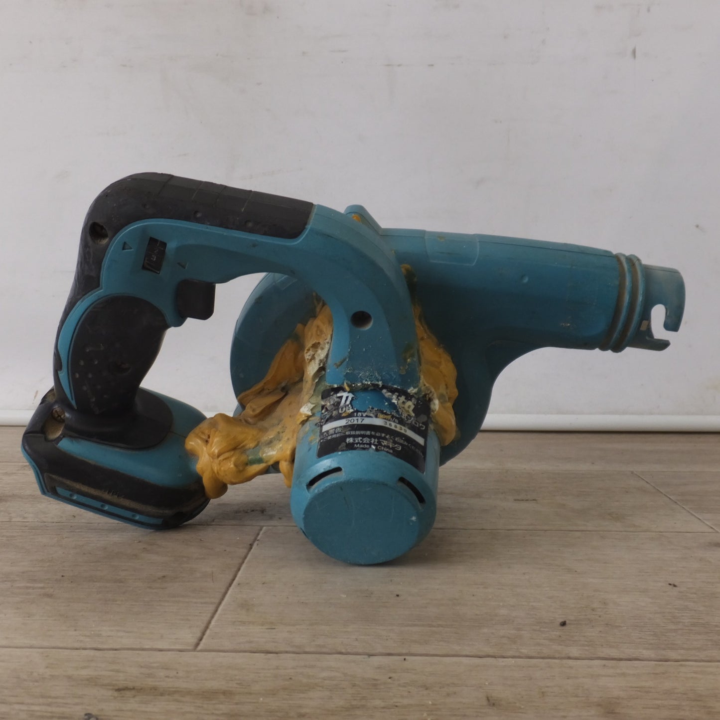 [送料無料] ★マキタ makita 充電式ブロワ UB182D 18V 本体のみ★