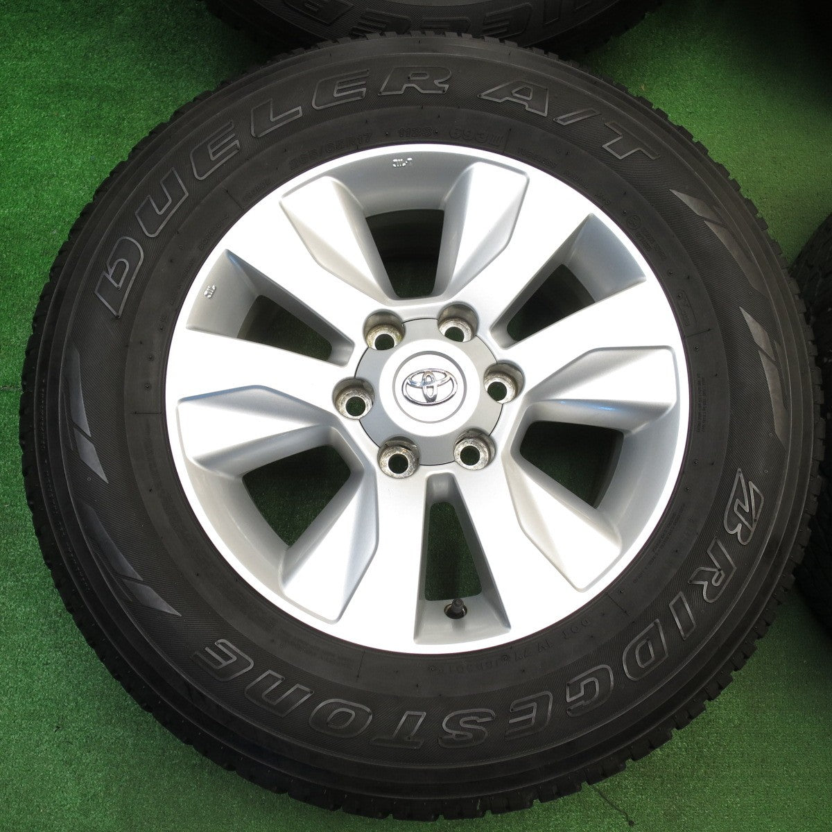[送料無料] キレイ★トヨタ GUN125 ハイラックス 純正 265/65R17 ブリヂストン デューラー A/T 693Ⅲ 17インチ PCD139.7/6H★5020102クノ