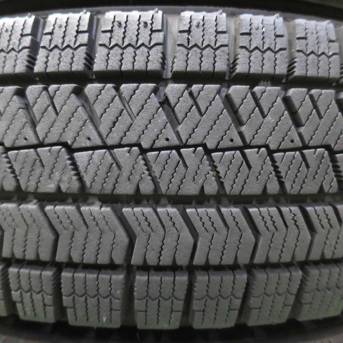 キレイ！23年★スタッドレス 165/65R15 ブリヂストン ブリザック VRX2 QRASIZ KOSEI クレイシズ コーセイ 15インチ タフト ハスラー 等 PCD100/4H★5100601イス