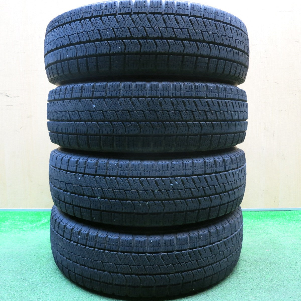 バリ溝！22年！キレイ！8.5分☆スタッドレス 165/65R14 ブリヂストン