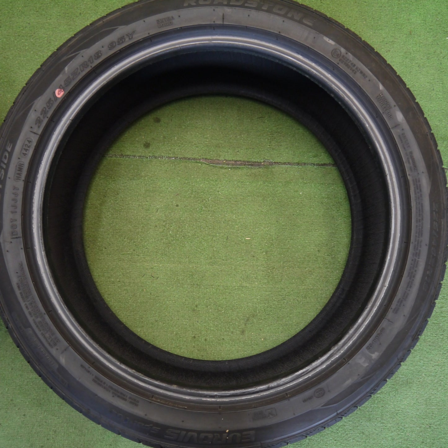 ほぼ未使用！24年★225/45R18 ロードストーン EUROVIS Sport 04 タイヤ 18インチ クラウン レヴォーグ マークX 等★6070705Hノタ