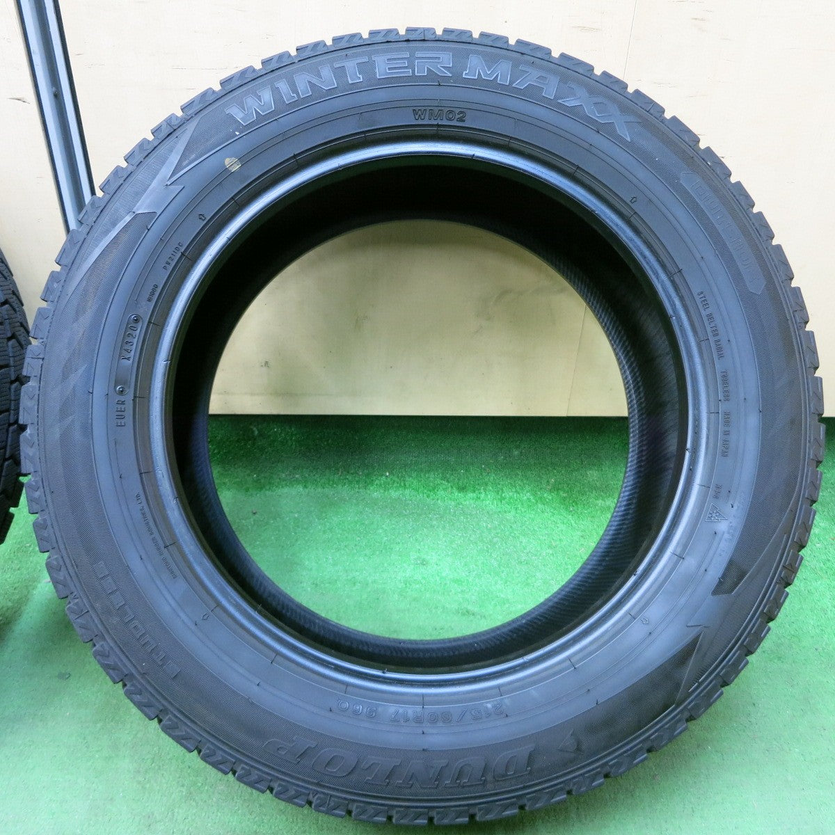 [送料無料] バリ溝！20年！9.5分★スタッドレス 215/60R17 ダンロップ ウインターマックス WM02 タイヤ 17インチ エスティマ C-HR 等★4123006イスタ