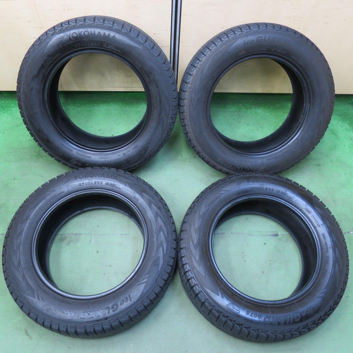 バリ溝！8.5分★スタッドレス 225/65R17 ヨコハマ アイスガード G075 タイヤ 17インチ ハリアー RAV4 エクストレイル 等★5112406イスタ