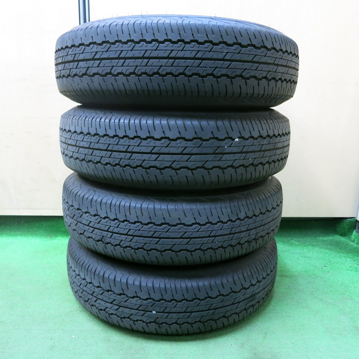 2024年製 バリ溝】ダンロップ グラントレック AT20 195/80R15 4
