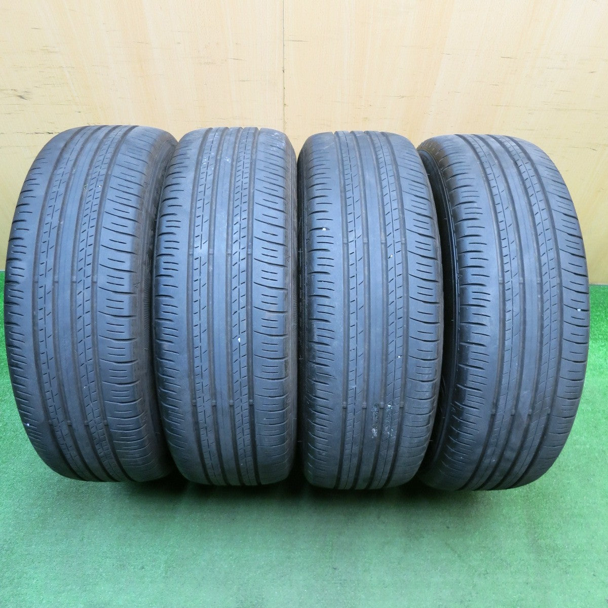 [送料無料] バリ溝！23年！キレイ！8.5分★トヨタ 80系 ハリアー 純正 225/60R18 ダンロップ グラントレック PT30 18インチ PCD114.3/5H★5032201NJノ