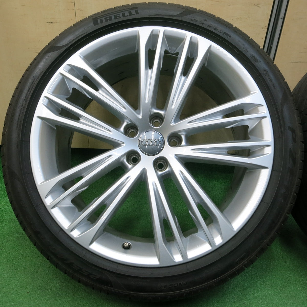 *送料無料* バリ溝！キレイ！9分★アウディ A7 Sライン 純正 255/40R20 ピレリ PZERO TM 20インチ PCD112/5H★4032701イノ